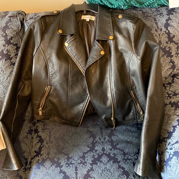 Black leather jacket - Picture 1 of 3